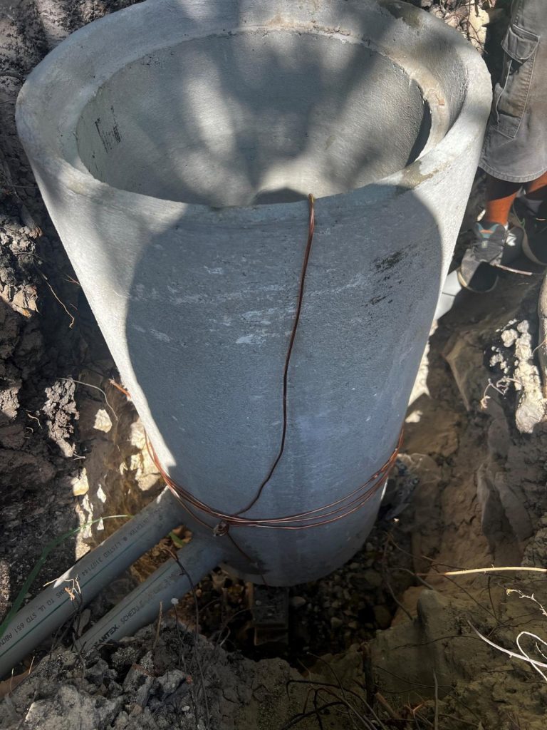 Round concrete recast 18 inches pull box for underground installations